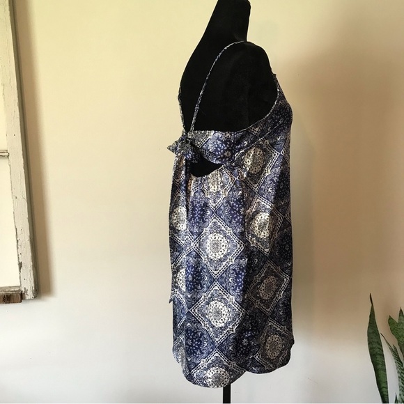 BIRCH and Stone satin slip tie back dress. Size large. - Picture 4 of 9